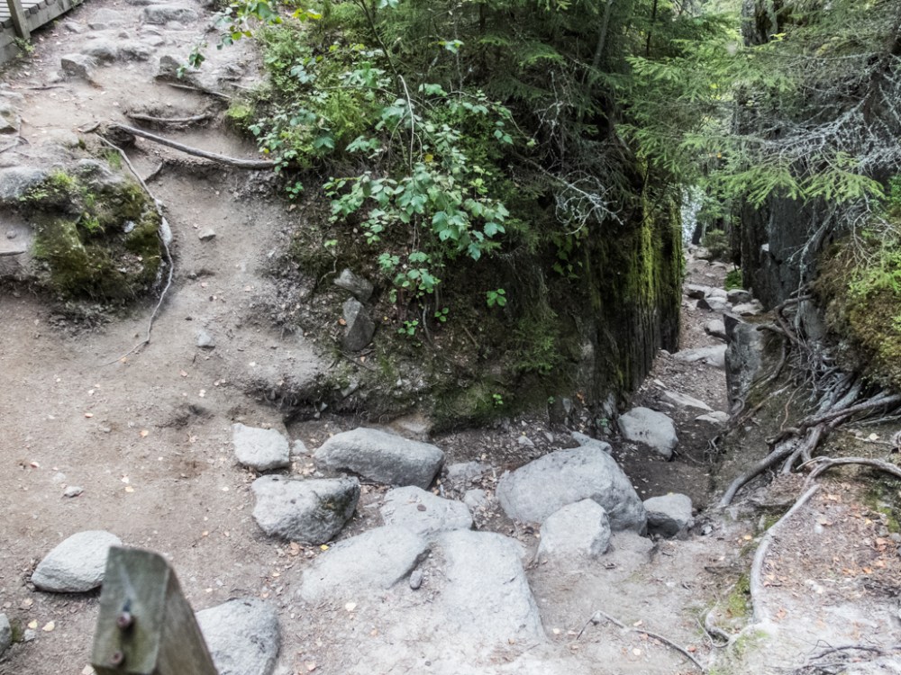 Helvetinkolu fissure